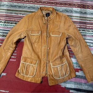GAP Tan Leather Jacket Size Large buttons and zipper closure